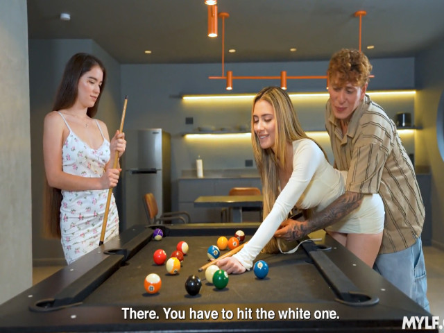SexHay Dậy chơi billiards thanh niên địt luôn chị người yêu