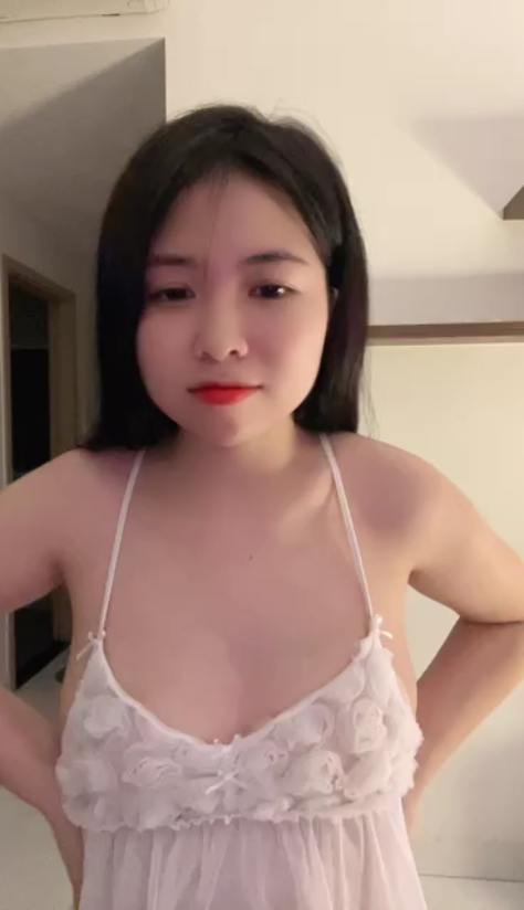 (VIET69) Em áo 2 dây trắng livestream tâm sự