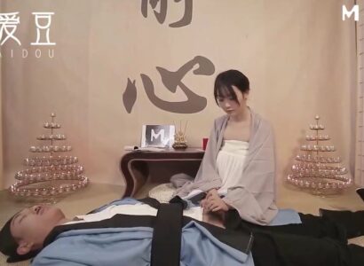 Nữ tu cứu thư sinh ngoài rừng về chùa, ni cô ngây thơ bị dụ dỗ quan hệ - clip sex